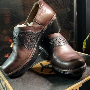 ARIAT TAMBOUR in HAZELNUT